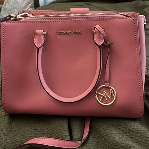 Micheal Kors purse, never used